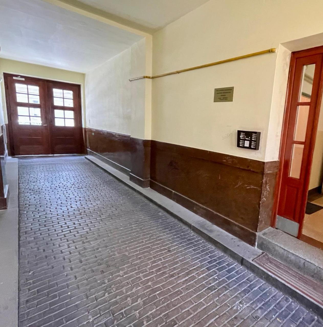 Urban Retreat I Modern Boho Apartments In Lovely Letna District - 10 Minutes From Old Town Prague Exterior photo