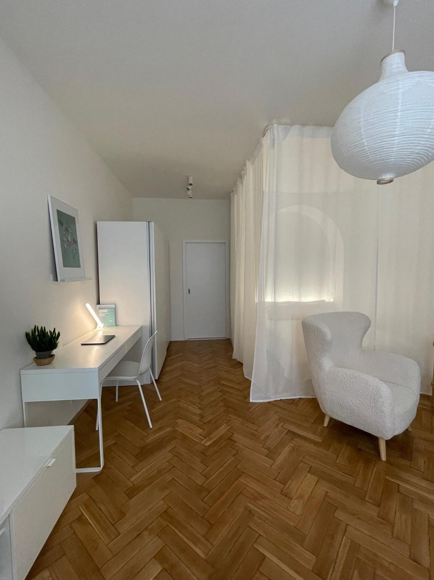 Urban Retreat I Modern Boho Apartments In Lovely Letna District - 10 Minutes From Old Town Prague Exterior photo