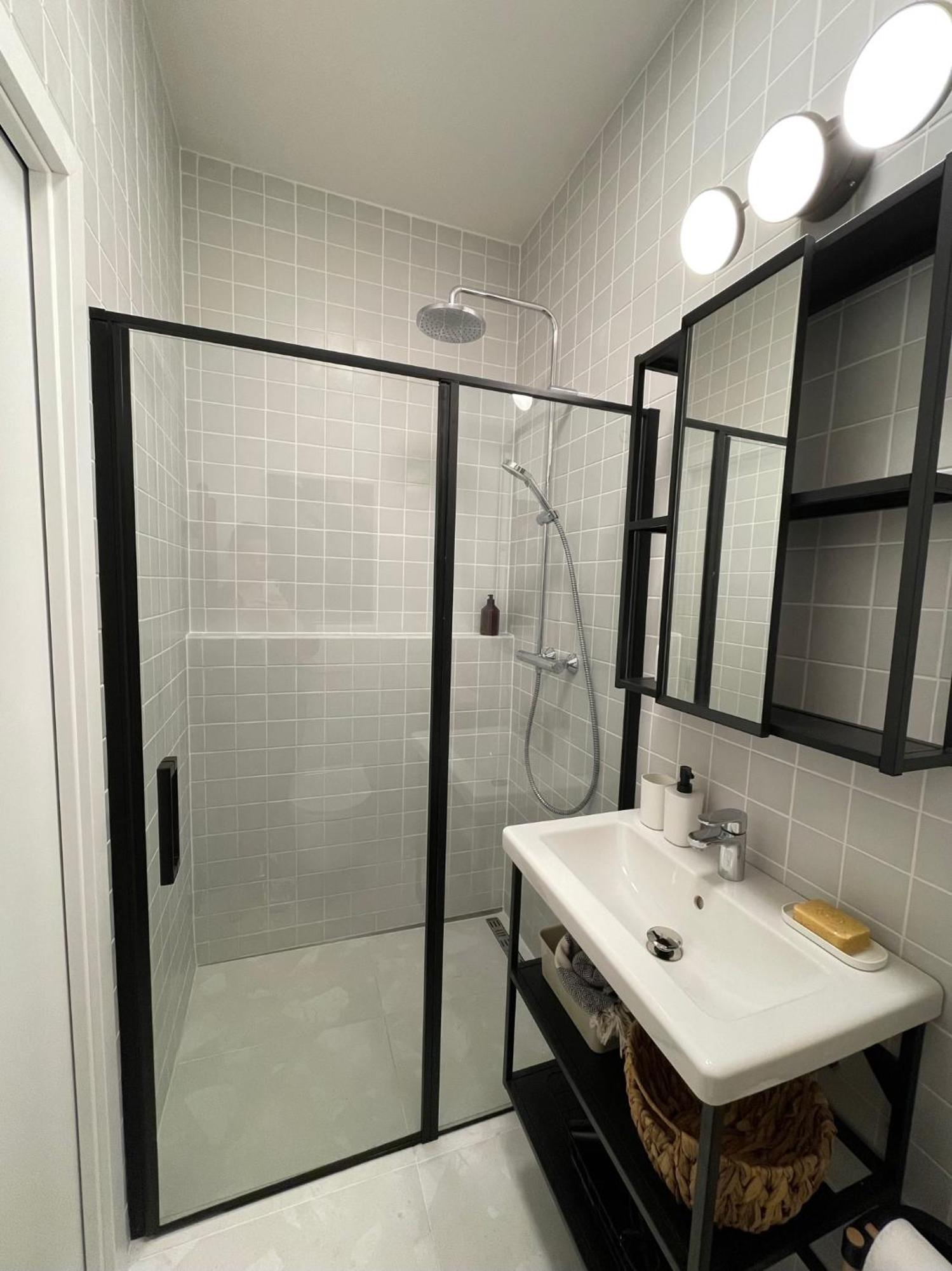 Urban Retreat I Modern Boho Apartments In Lovely Letna District - 10 Minutes From Old Town Prague Exterior photo